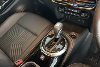 Nissan Juke Tekna Automatic Petrol-Electric Hybrid SUV - Stock Number (1653361) - 15th supplementary image