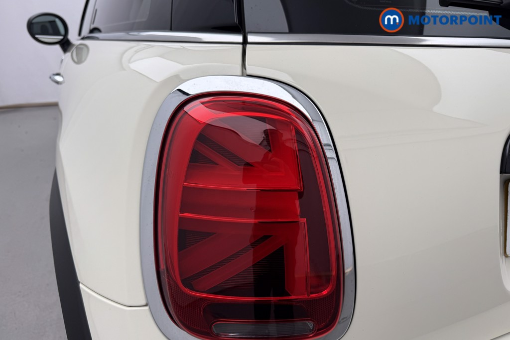 Mini Hatchback Cooper S Exclusive Automatic Petrol Hatchback - Stock Number (1653365) - 17th supplementary image