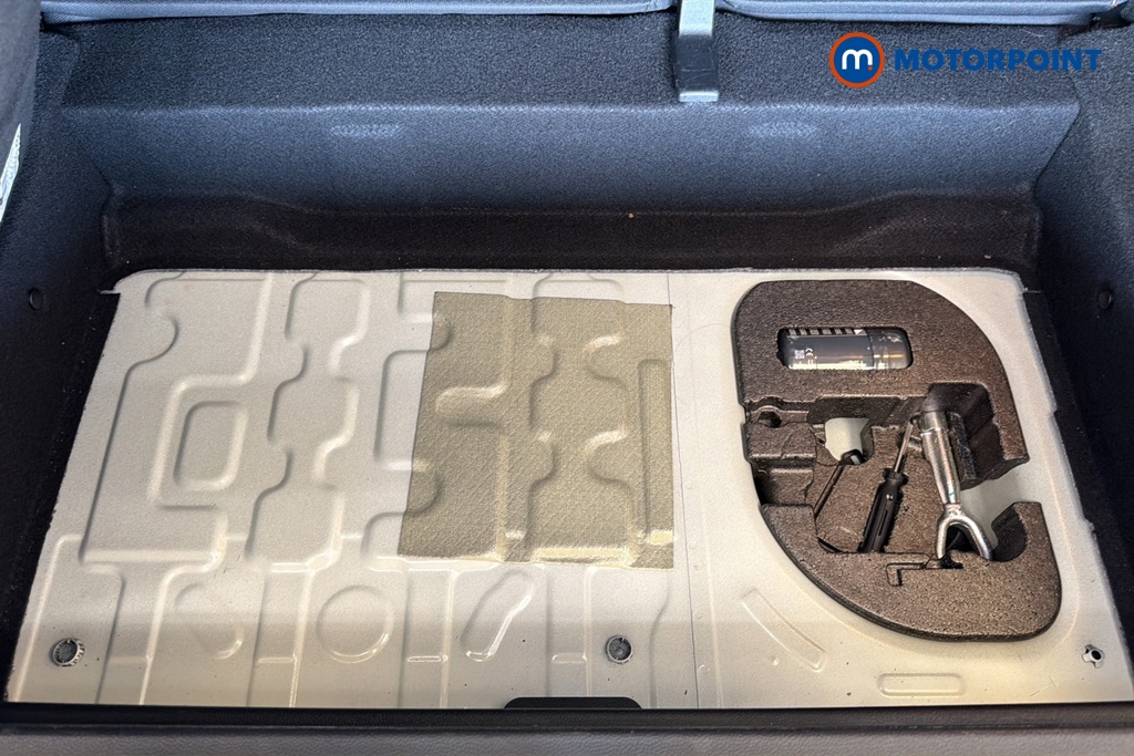 Mini Hatchback Cooper Classic Automatic Petrol Hatchback - Stock Number (1653473) - 33rd supplementary image