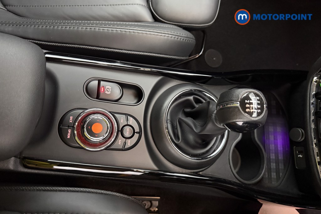 Mini Clubman Cooper S Exclusive Manual Petrol Estate - Stock Number (1653674) - 27th supplementary image