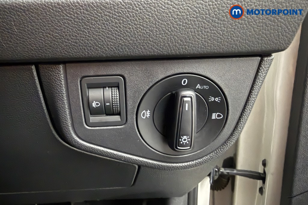 Volkswagen Polo Life Manual Petrol Hatchback - Stock Number (1653780) - 5th supplementary image