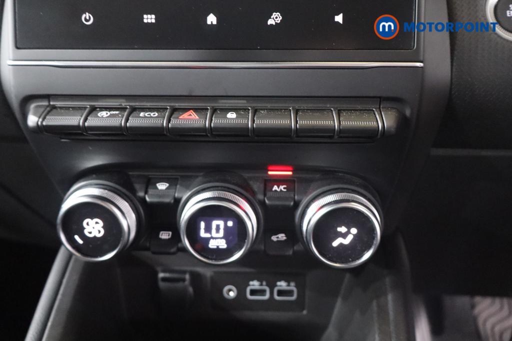 Renault Clio Evolution Manual Petrol Hatchback - Stock Number (1654527) - 3rd supplementary image
