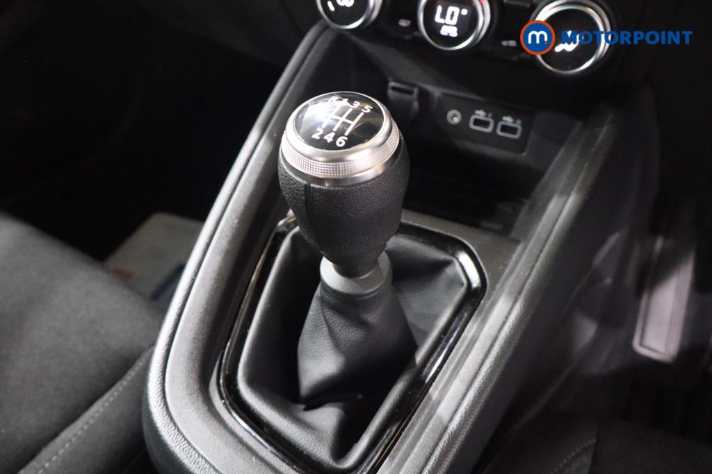 Renault Clio Evolution Manual Petrol Hatchback - Stock Number (1654527) - 4th supplementary image