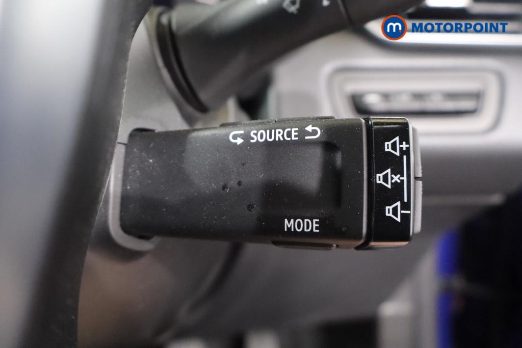 Renault Clio Evolution Manual Petrol Hatchback - Stock Number (1654527) - 8th supplementary image