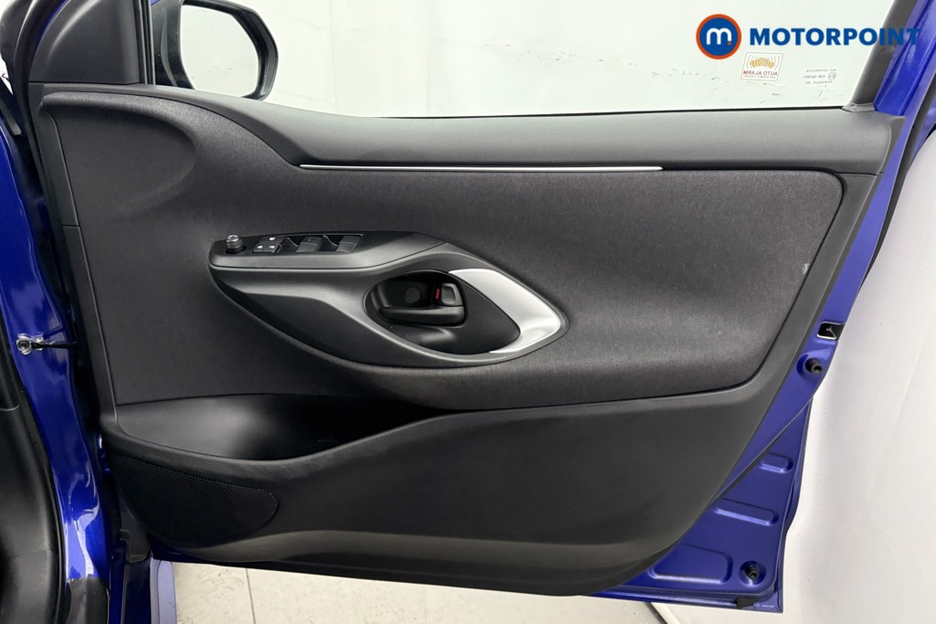 Toyota Yaris Icon Automatic Petrol-Electric Hybrid Hatchback - Stock Number (1654647) - 15th supplementary image