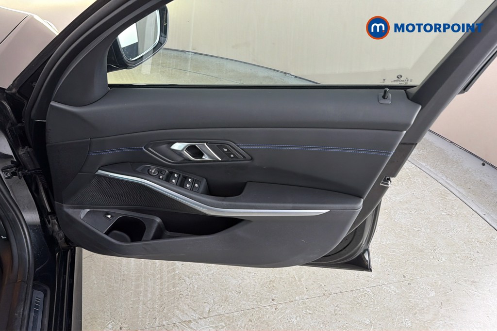 BMW 3 Series M Sport Automatic Petrol Plug-In Hybrid Saloon - Stock Number (1654888) - 19th supplementary image