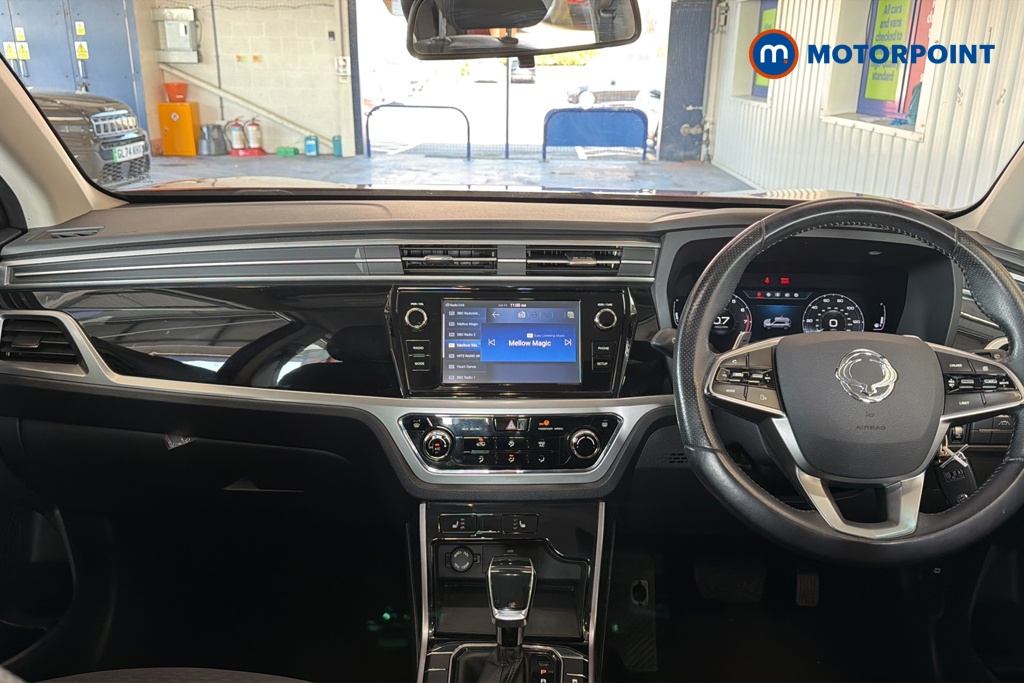 Ssangyong Korando Ventura Automatic Petrol SUV - Stock Number (1655251) - 1st supplementary image