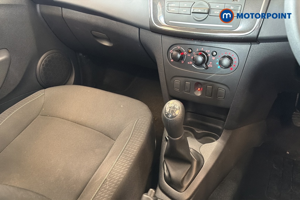 Dacia Sandero Essential Manual Petrol Hatchback - Stock Number (1655383) - 15th supplementary image