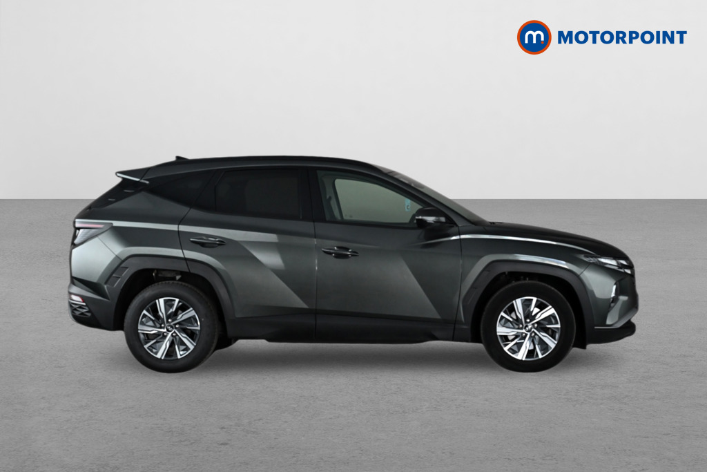 Hyundai Tucson Se Connect Manual Petrol SUV - Stock Number (1616600) - Drivers side