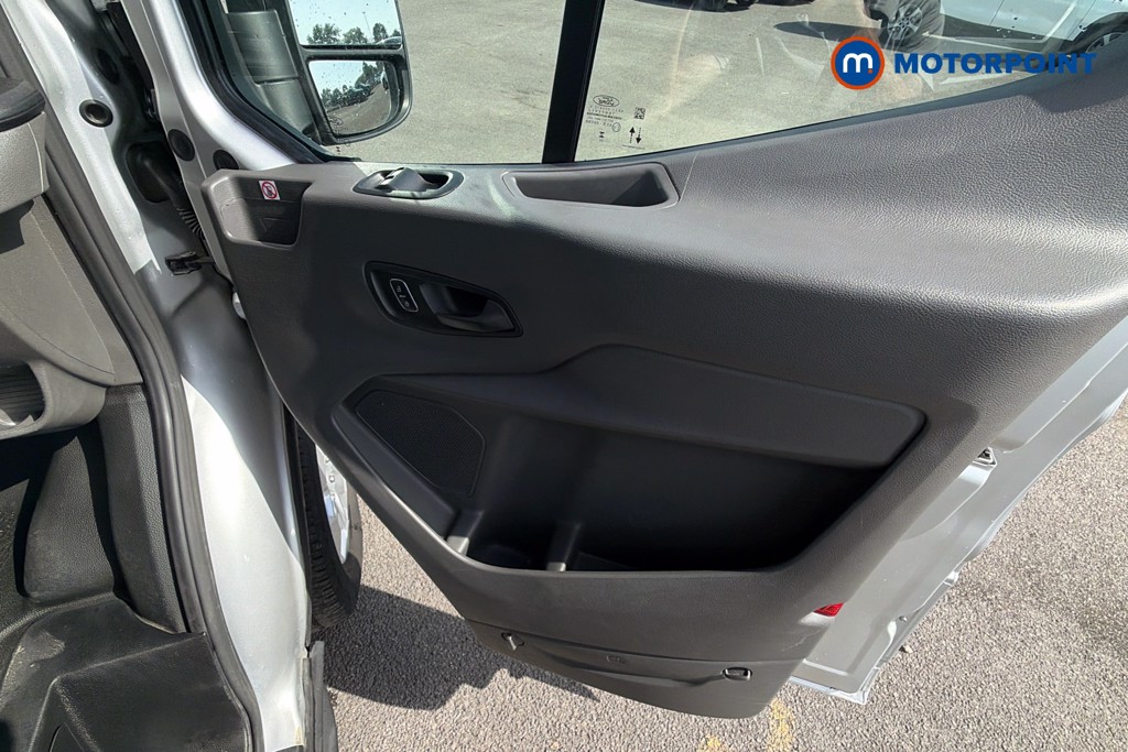 Ford Transit Limited Automatic Diesel Medium Roof Van - Stock Number (1632799) - 19th supplementary image