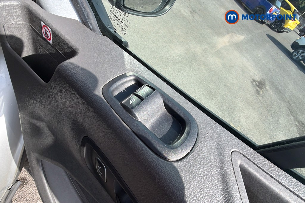Ford Transit Limited Automatic Diesel Medium Roof Van - Stock Number (1632799) - 20th supplementary image
