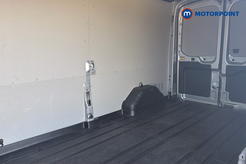 Ford Transit Limited Automatic Diesel Medium Roof Van - Stock Number (1632799) - 28th supplementary image