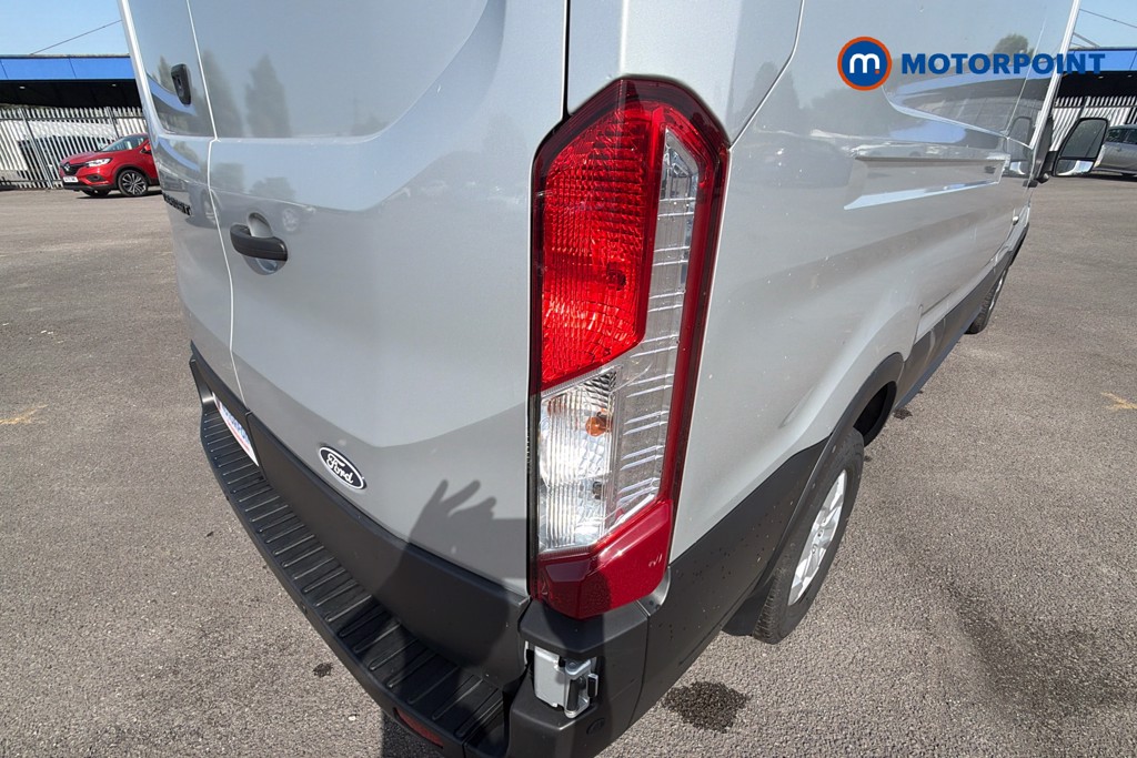 Ford Transit Limited Automatic Diesel Medium Roof Van - Stock Number (1632799) - 38th supplementary image