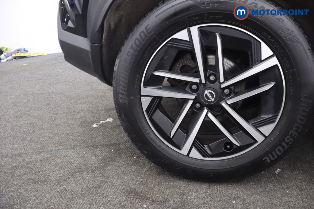 Nissan Juke N-Connecta Automatic Petrol SUV - Stock Number (1642421) - 8th supplementary image