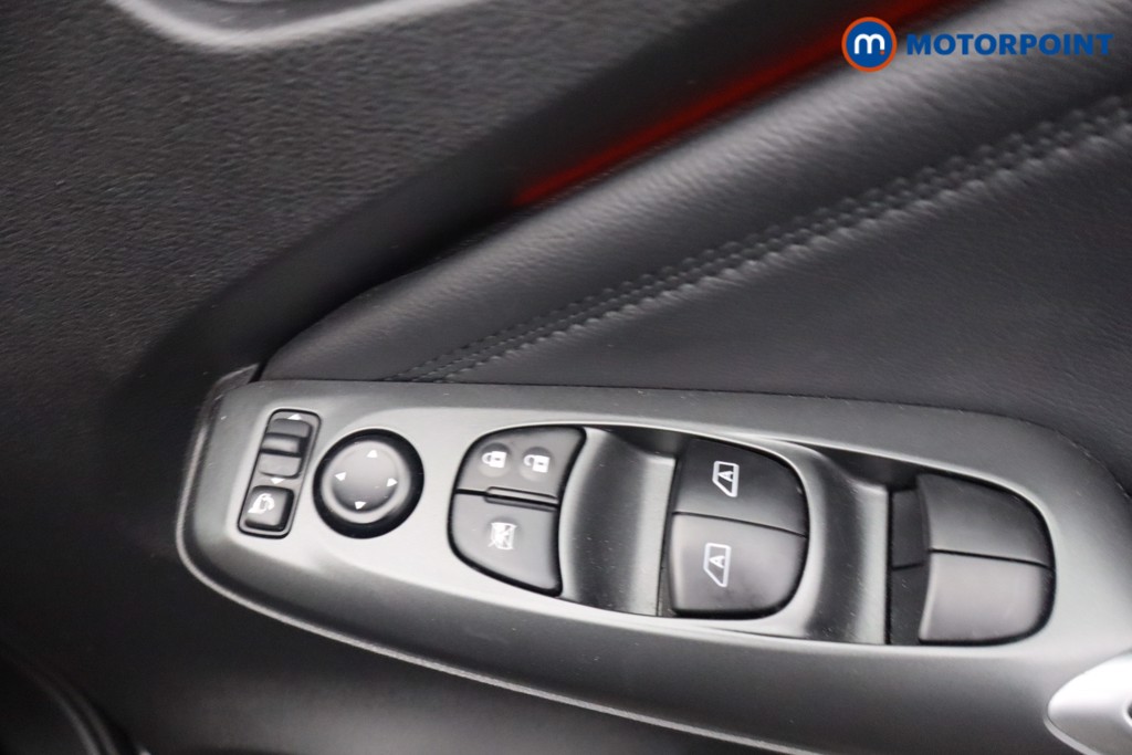 Nissan Juke N-Connecta Automatic Petrol SUV - Stock Number (1642421) - 12th supplementary image