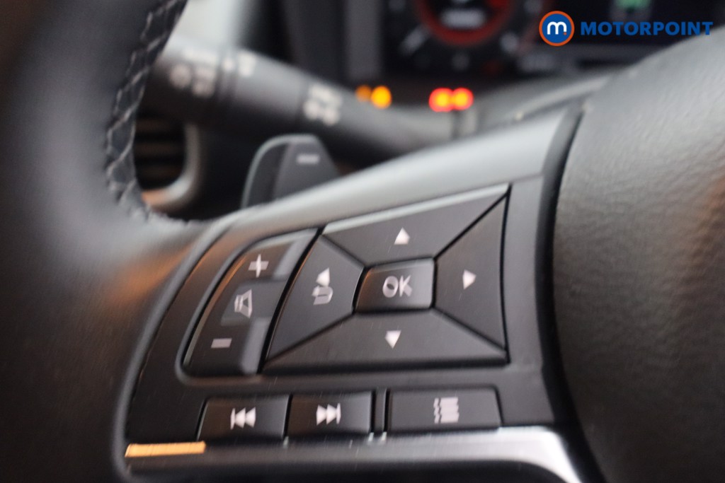 Nissan Juke N-Connecta Automatic Petrol SUV - Stock Number (1642421) - 16th supplementary image
