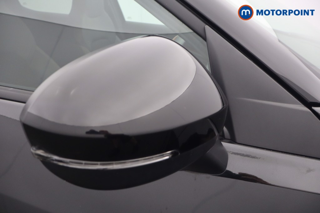Nissan Juke N-Connecta Automatic Petrol SUV - Stock Number (1642421) - 23rd supplementary image