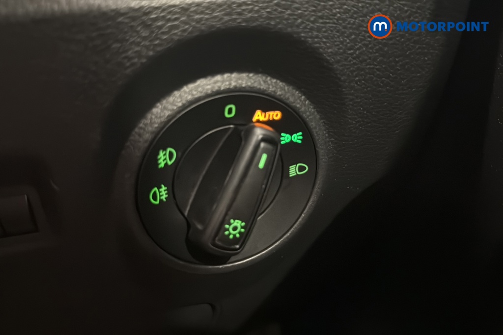 Skoda Fabia Colour Edition Manual Petrol Hatchback - Stock Number (1646921) - 11th supplementary image
