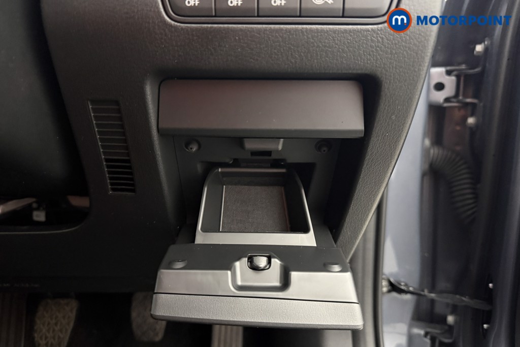Mazda 3 Centre-Line Manual Petrol Hatchback - Stock Number (1648008) - 7th supplementary image