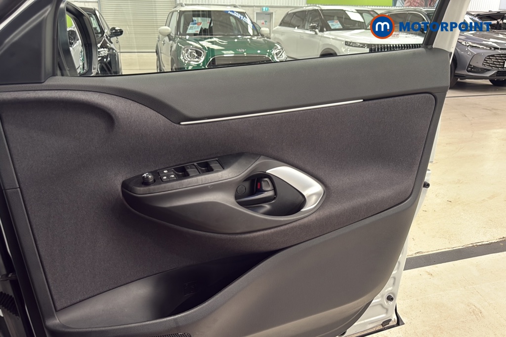 Toyota Yaris Cross Design Automatic Petrol-Electric Hybrid Estate - Stock Number (1648281) - 18th supplementary image