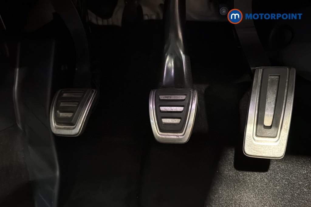 Volkswagen Golf R-Line Manual Petrol Hatchback - Stock Number (1648847) - 24th supplementary image