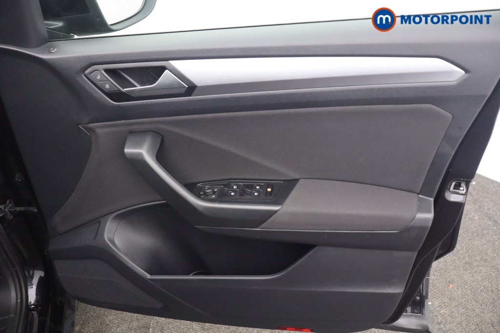 Volkswagen T-Roc Life Manual Petrol SUV - Stock Number (1649450) - 9th supplementary image