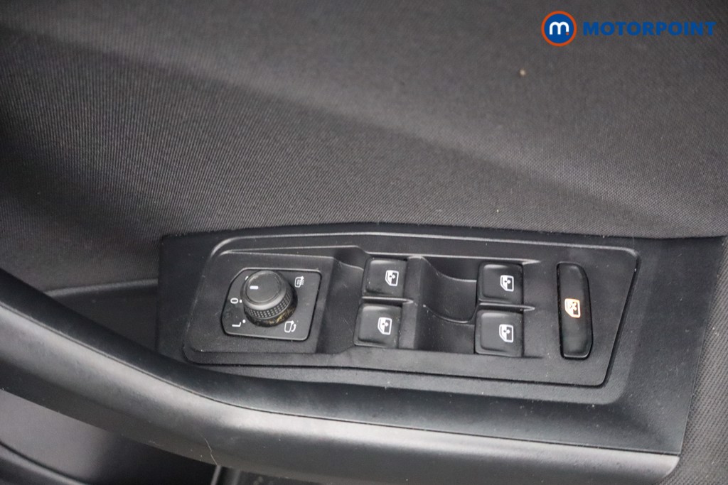 Volkswagen T-Roc Life Manual Petrol SUV - Stock Number (1649450) - 10th supplementary image
