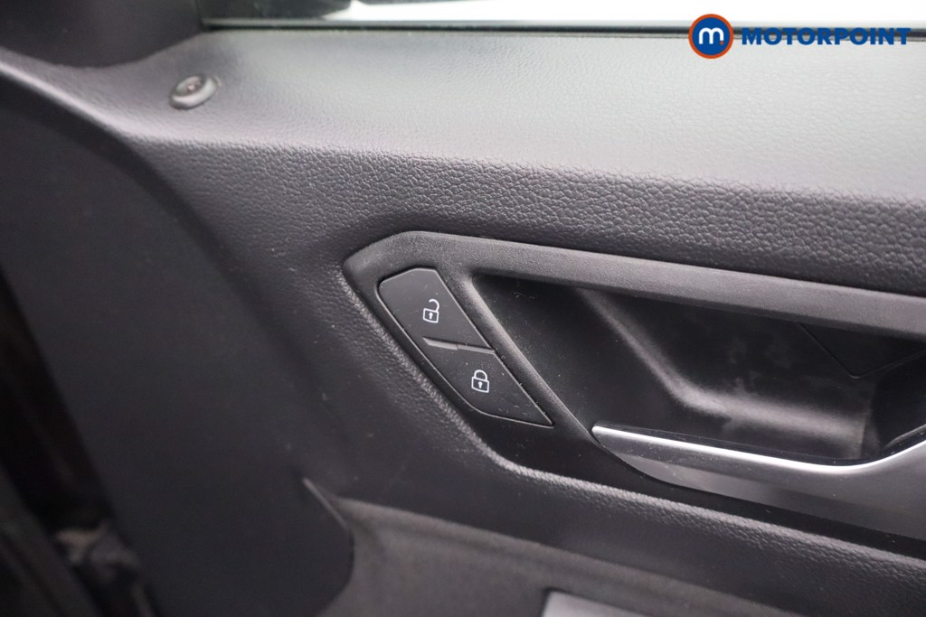 Volkswagen T-Roc Life Manual Petrol SUV - Stock Number (1649450) - 11th supplementary image