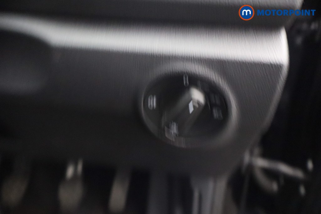 Volkswagen T-Roc Life Manual Petrol SUV - Stock Number (1649450) - 13th supplementary image
