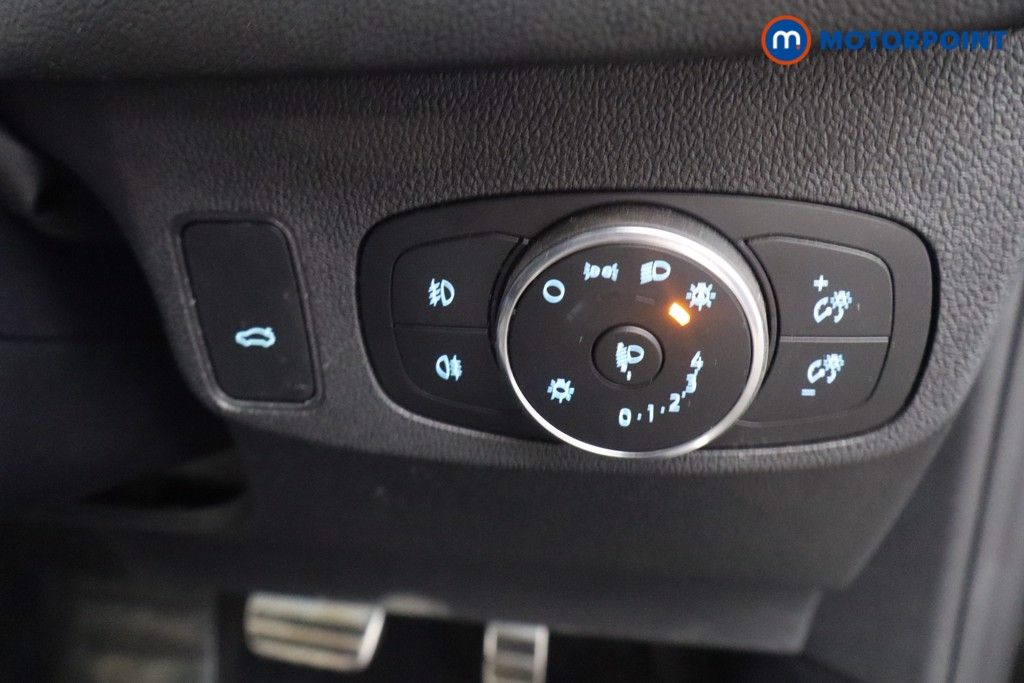 Ford Focus St-Line X Automatic Petrol Estate - Stock Number (1652216) - 14th supplementary image