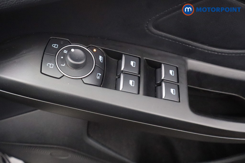 Ford Focus St-Line X Automatic Petrol Estate - Stock Number (1652216) - 16th supplementary image