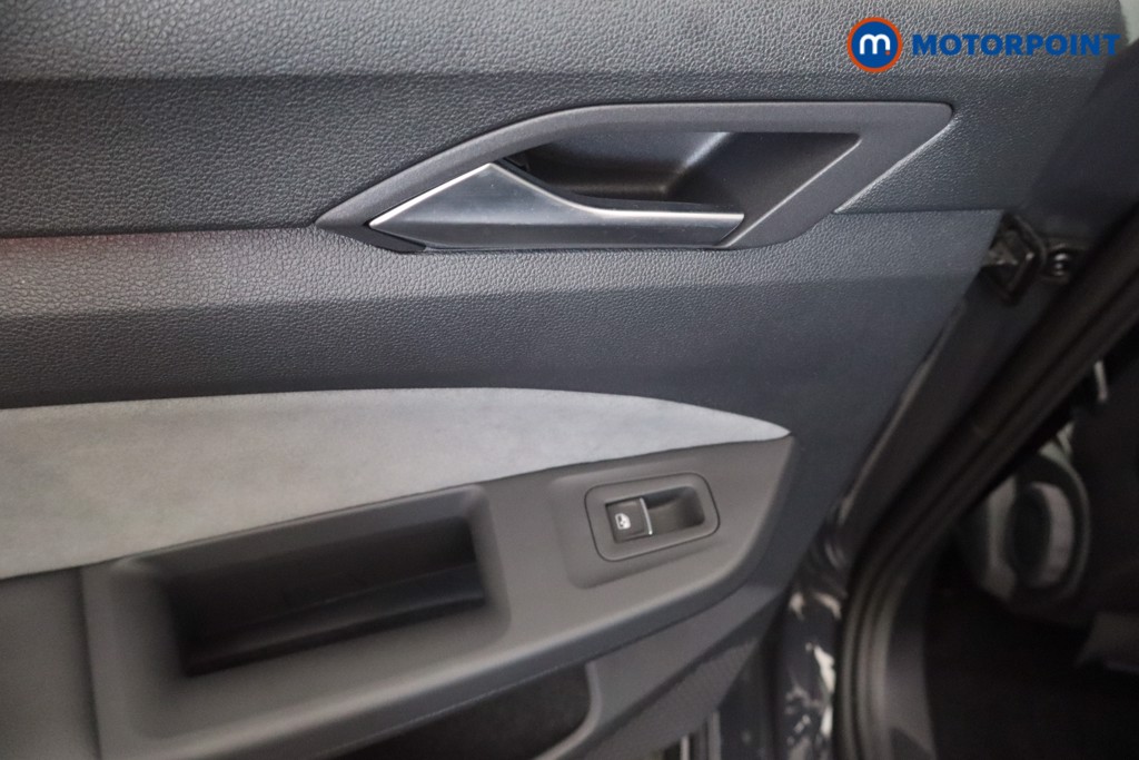 Volkswagen Golf R-Line Manual Petrol Hatchback - Stock Number (1652785) - 25th supplementary image