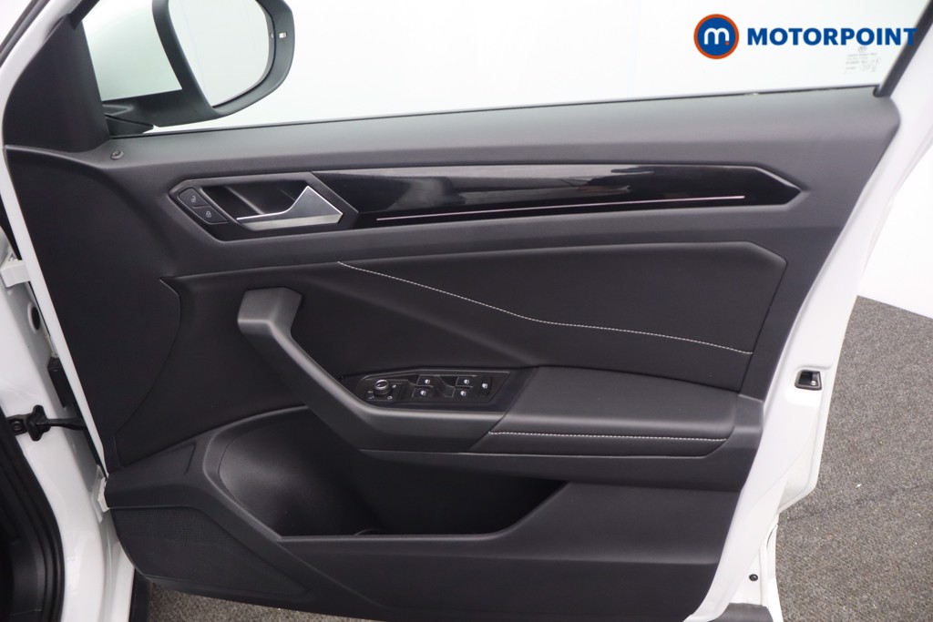 Volkswagen T-Roc R-Line Automatic Petrol SUV - Stock Number (1654025) - 9th supplementary image