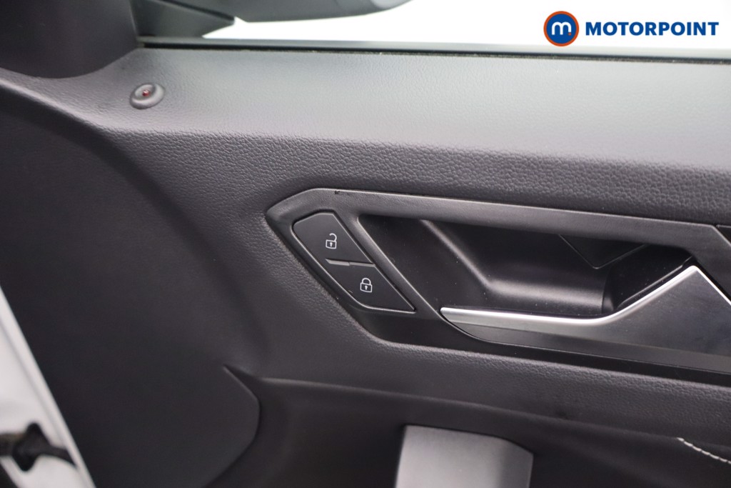 Volkswagen T-Roc R-Line Automatic Petrol SUV - Stock Number (1654025) - 11th supplementary image