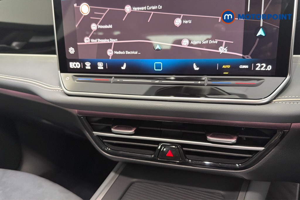 Volkswagen Passat Life Automatic Petrol Plug-In Hybrid Estate - Stock Number (1655497) - 12th supplementary image