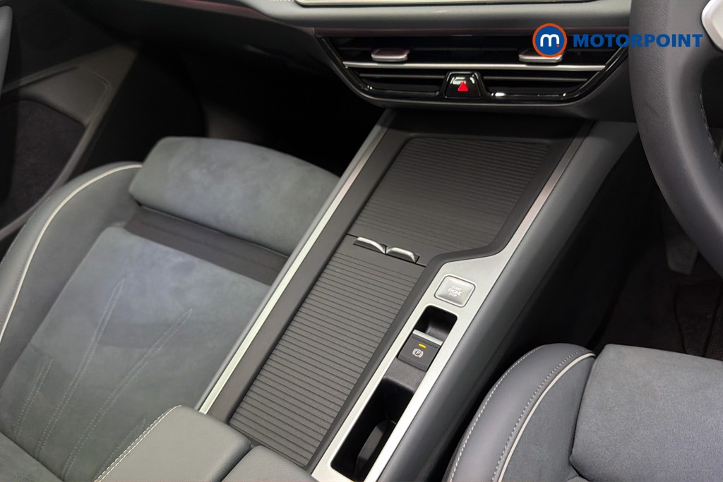 Volkswagen Passat Life Automatic Petrol Plug-In Hybrid Estate - Stock Number (1655497) - 15th supplementary image