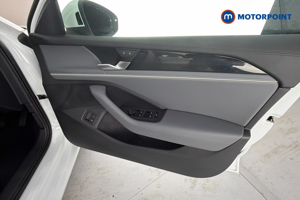 Volkswagen Passat Life Automatic Petrol Plug-In Hybrid Estate - Stock Number (1655497) - 19th supplementary image