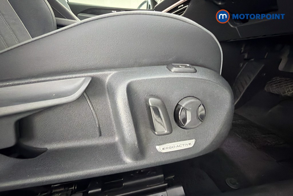 Volkswagen Passat Life Automatic Petrol Plug-In Hybrid Estate - Stock Number (1655497) - 25th supplementary image
