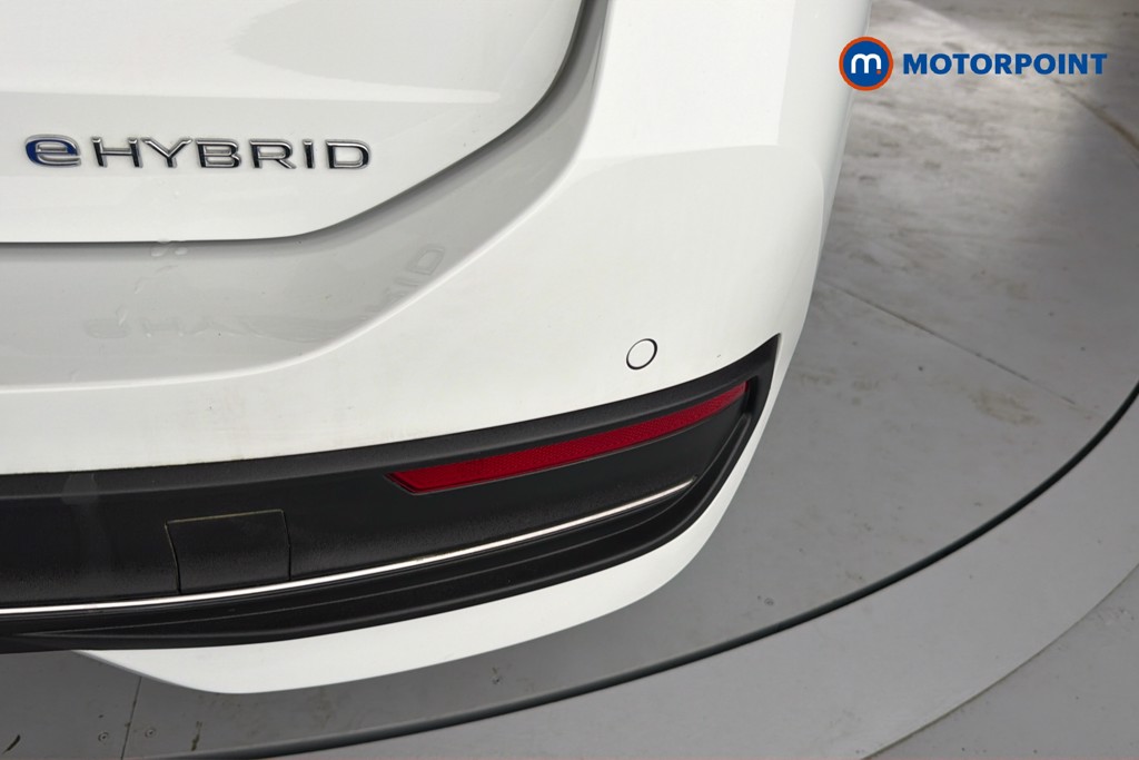 Volkswagen Passat Life Automatic Petrol Plug-In Hybrid Estate - Stock Number (1655497) - 40th supplementary image