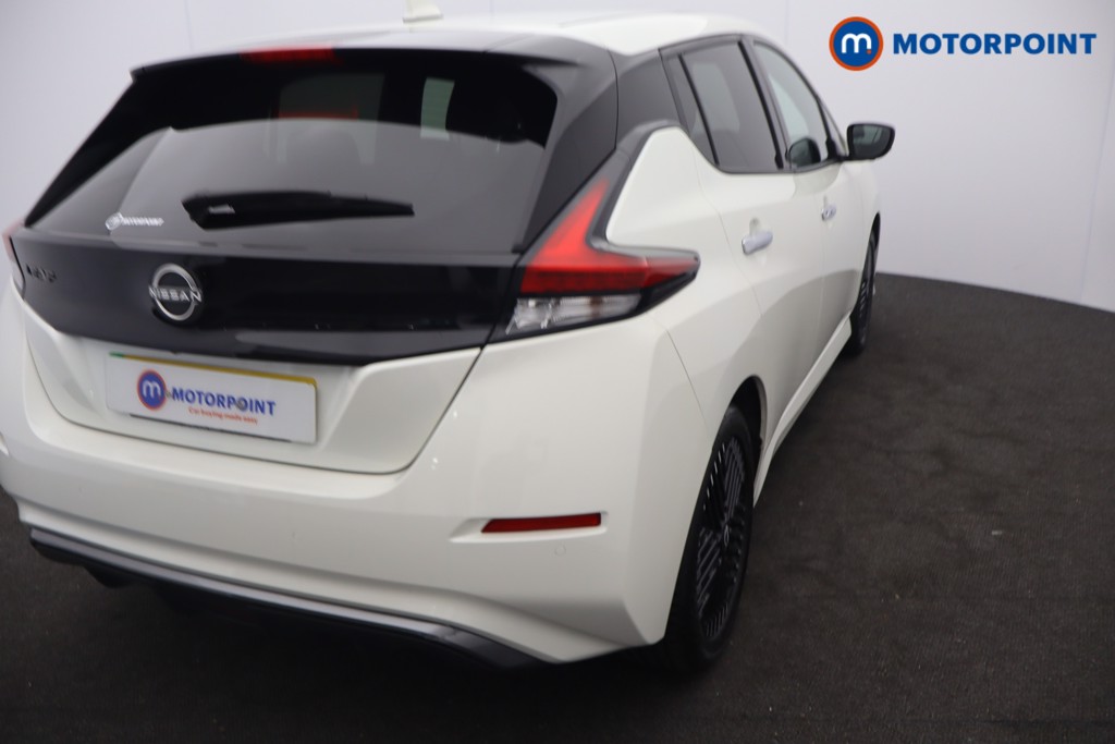 Nissan Leaf N-Connecta Automatic Electric Hatchback - Stock Number (1655762) - 2nd supplementary image