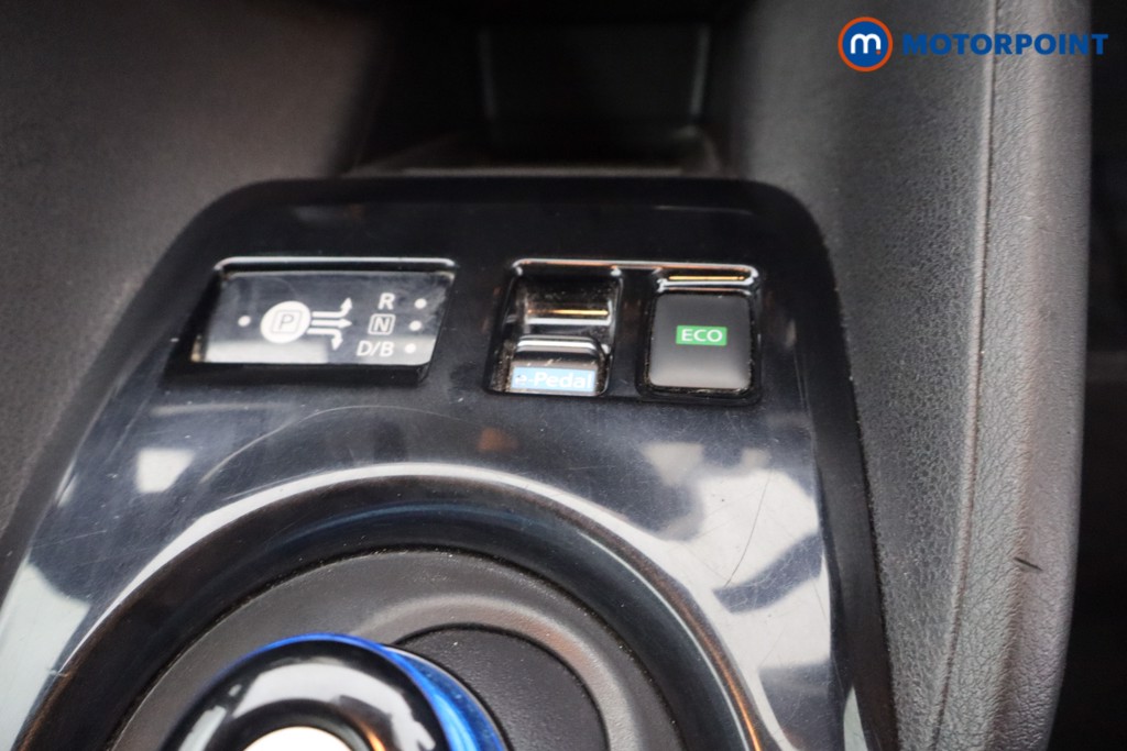 Nissan Leaf N-Connecta Automatic Electric Hatchback - Stock Number (1655762) - 17th supplementary image