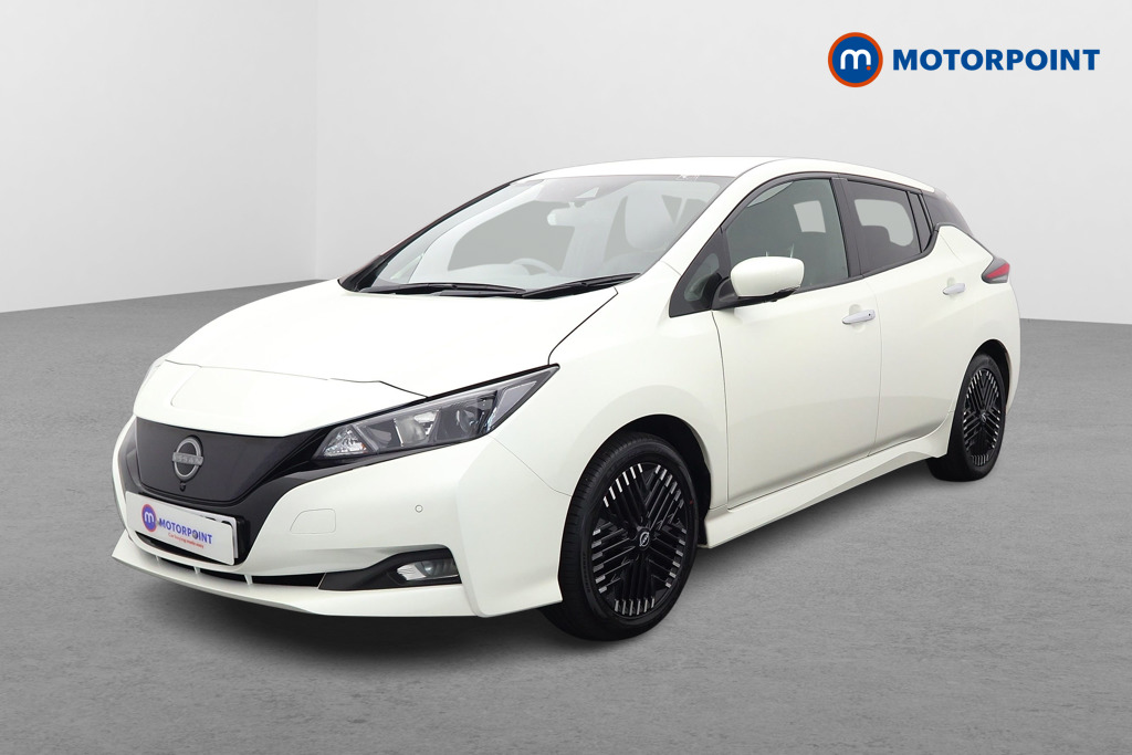 Nissan Leaf N-Connecta Automatic Electric Hatchback - Stock Number (1655762) - Passenger side front corner