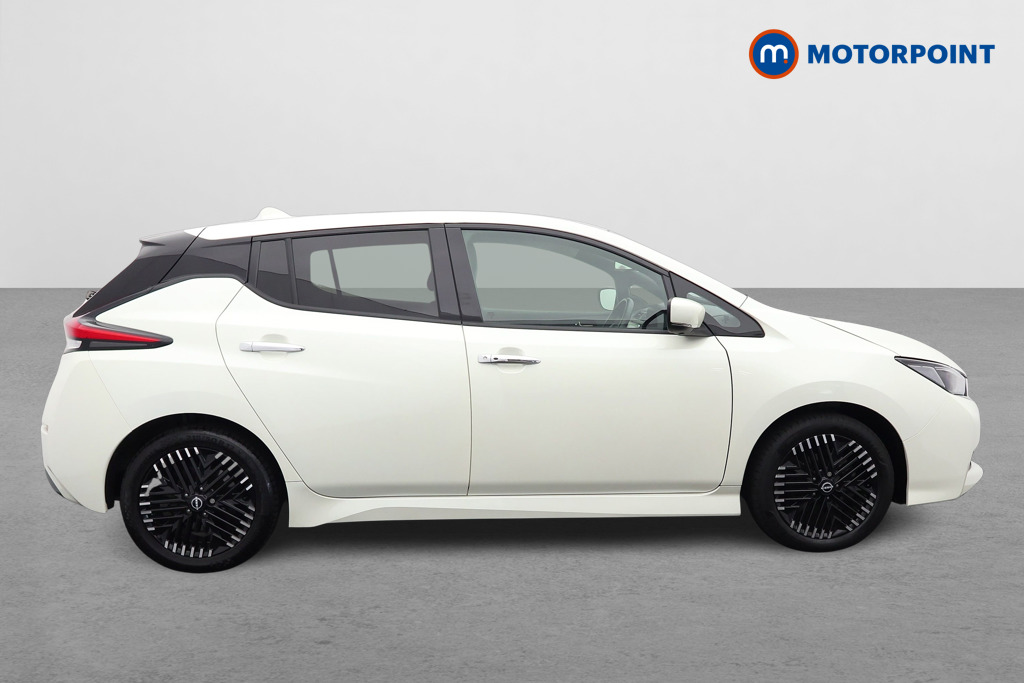 Nissan Leaf N-Connecta Automatic Electric Hatchback - Stock Number (1655762) - Drivers side