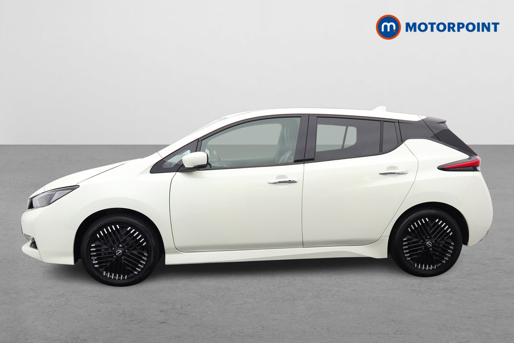 Nissan Leaf N-Connecta Automatic Electric Hatchback - Stock Number (1655762) - Passenger side