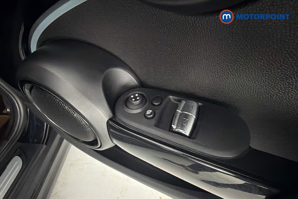 Mini Hatchback Cooper S Level 3 Automatic Electric Hatchback - Stock Number (1656070) - 20th supplementary image