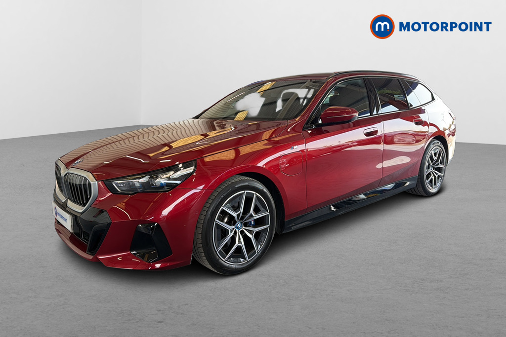 BMW 5 Series M Sport Automatic Petrol Plug-In Hybrid Estate - Stock Number (1656250) - Passenger side front corner