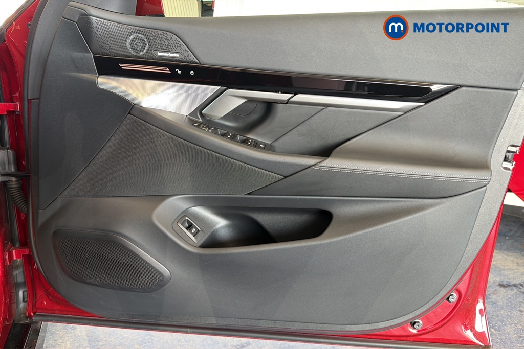 BMW 5 Series M Sport Automatic Petrol Plug-In Hybrid Estate - Stock Number (1656250) - 18th supplementary image
