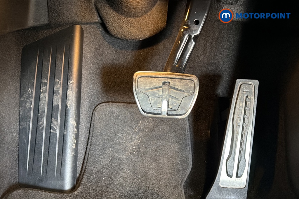 BMW 5 Series M Sport Automatic Petrol Plug-In Hybrid Estate - Stock Number (1656250) - 24th supplementary image