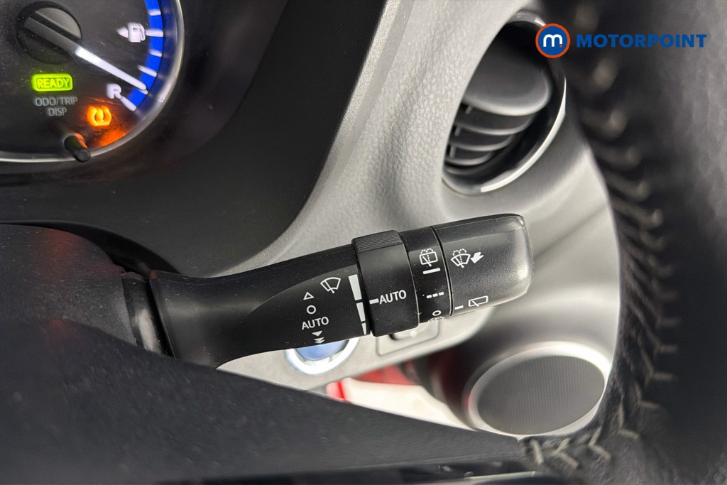 Toyota Yaris Excel Automatic Petrol-Electric Hybrid Hatchback - Stock Number (1639876) - 7th supplementary image
