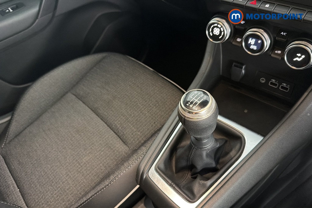 Renault Captur Techno Manual Petrol SUV - Stock Number (1642370) - 15th supplementary image